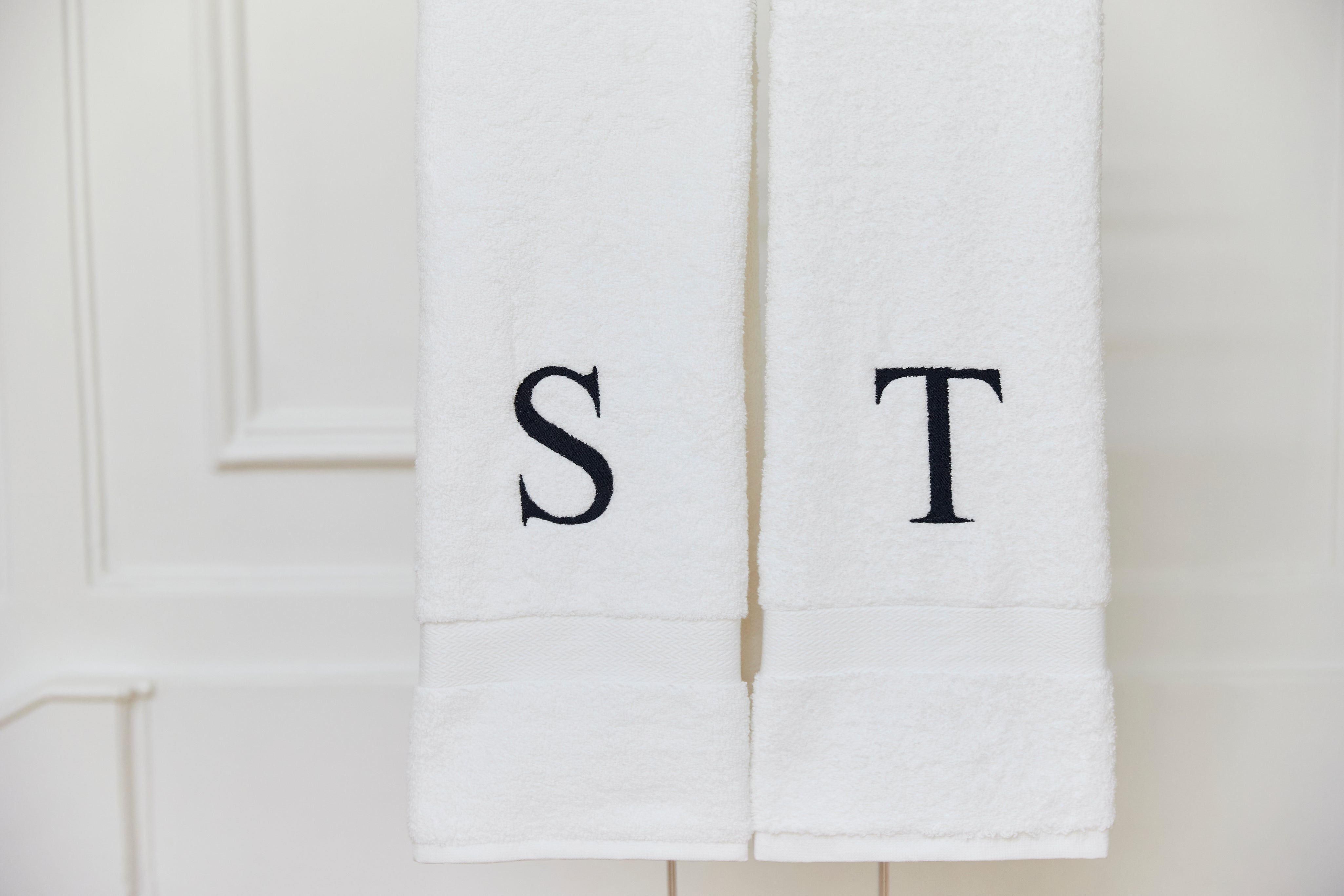 torres-novas-almonda-bath-towels-product-embroidery-white-4.jpg