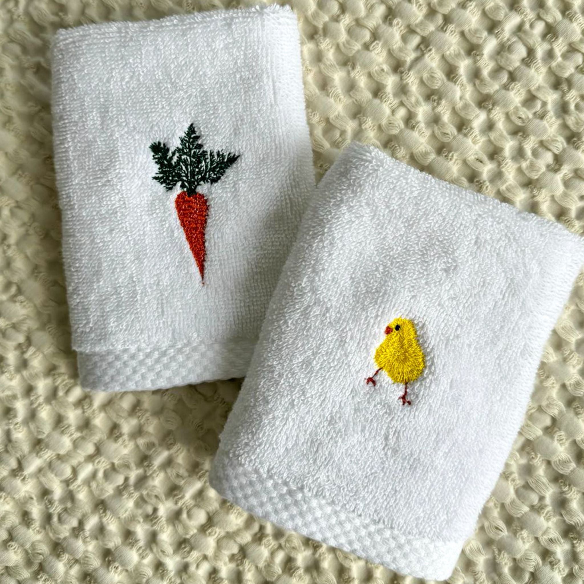 White Luxus with Easter embroidery - Torres Novas