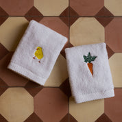 Luxus white cotton bath towels with embroidered Easter motifs