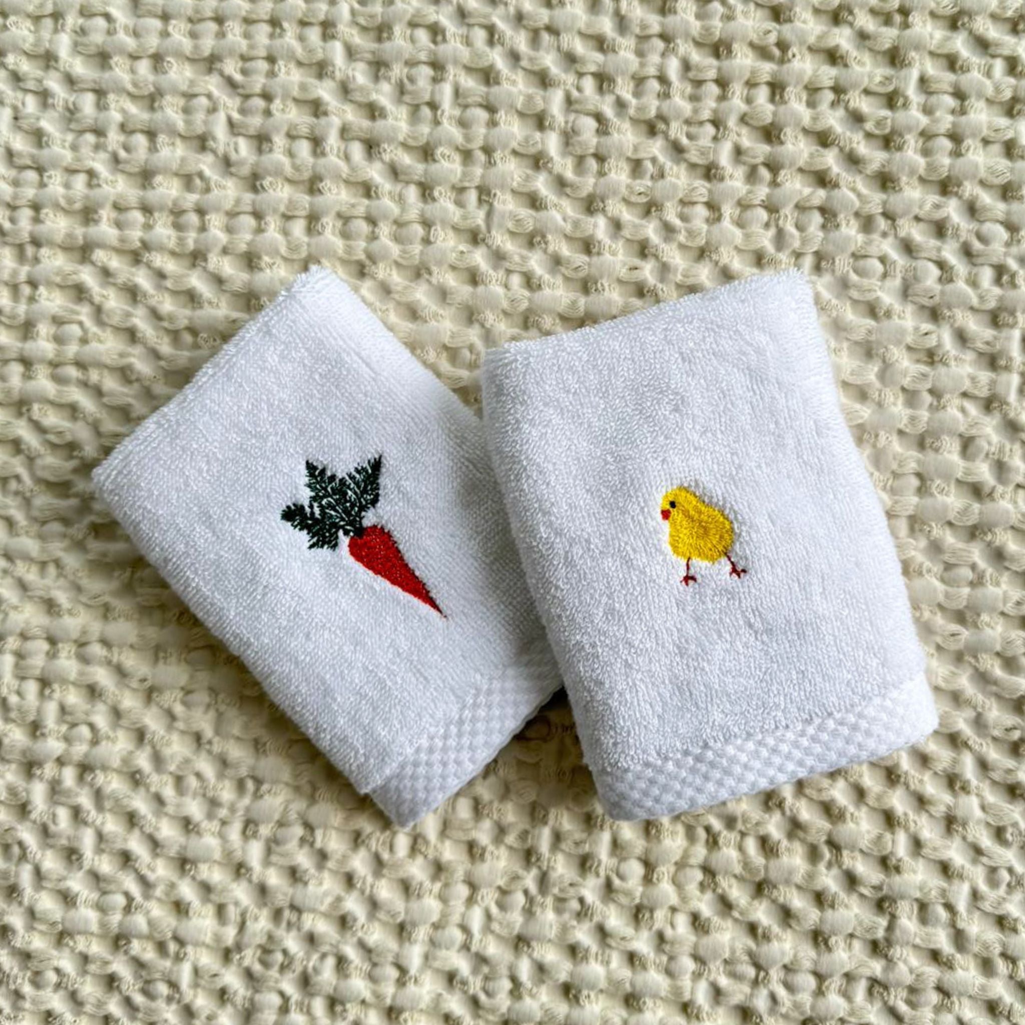 White Luxus with Easter embroidery - Torres Novas