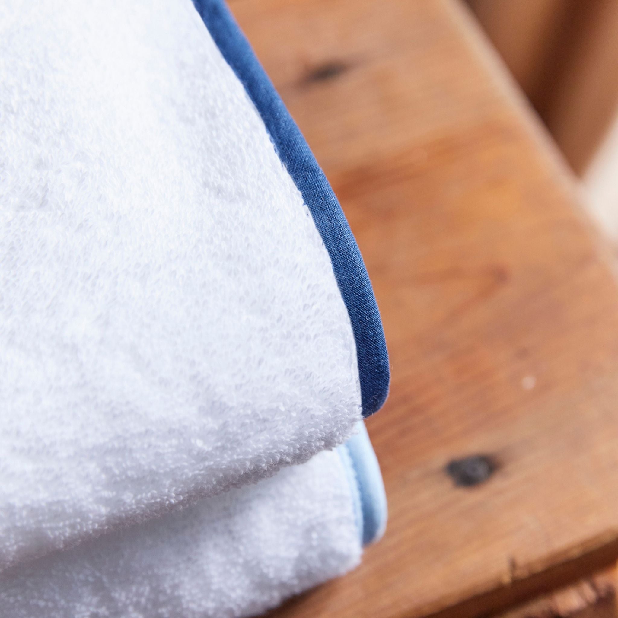 torres-novas-bath-mira-plain-bath-towel-navy-blue-lifestyle-4.jpg