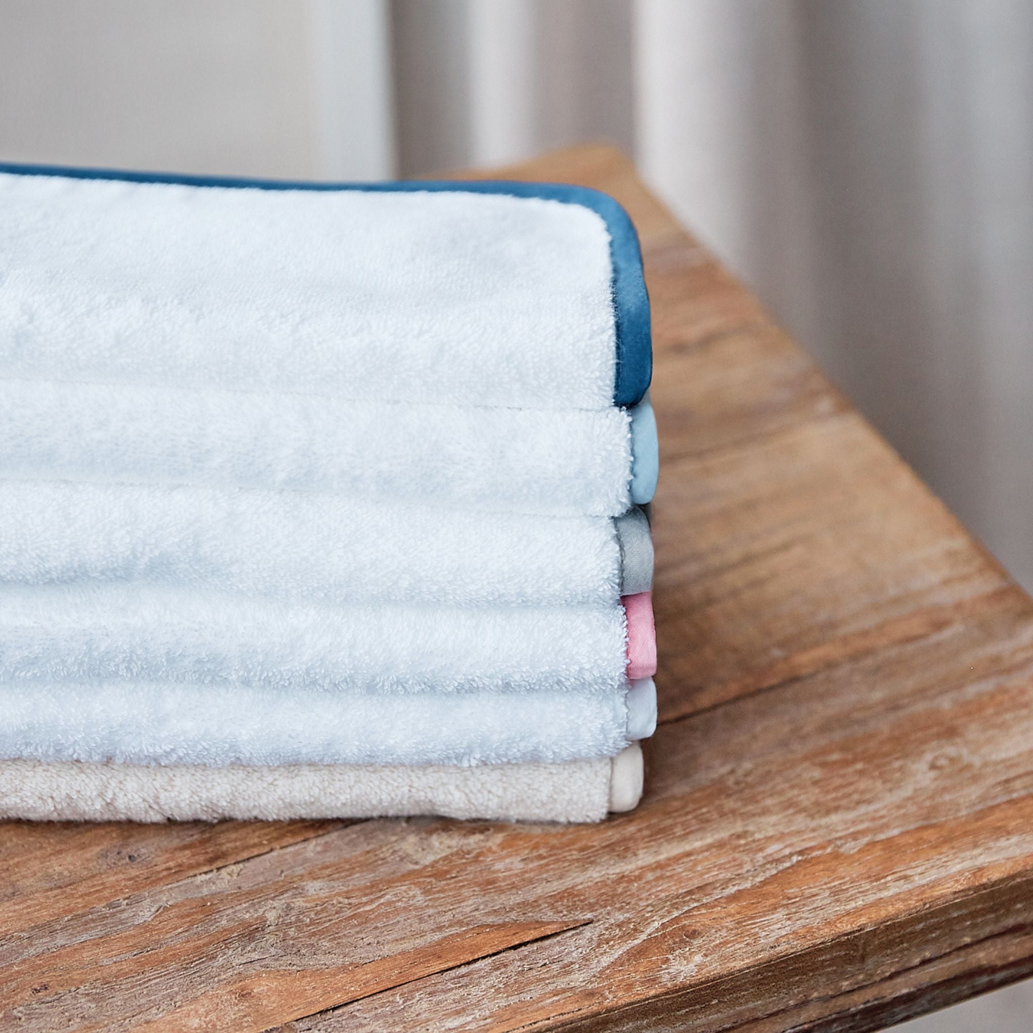 Light blue Mira face towel - Torres Novas