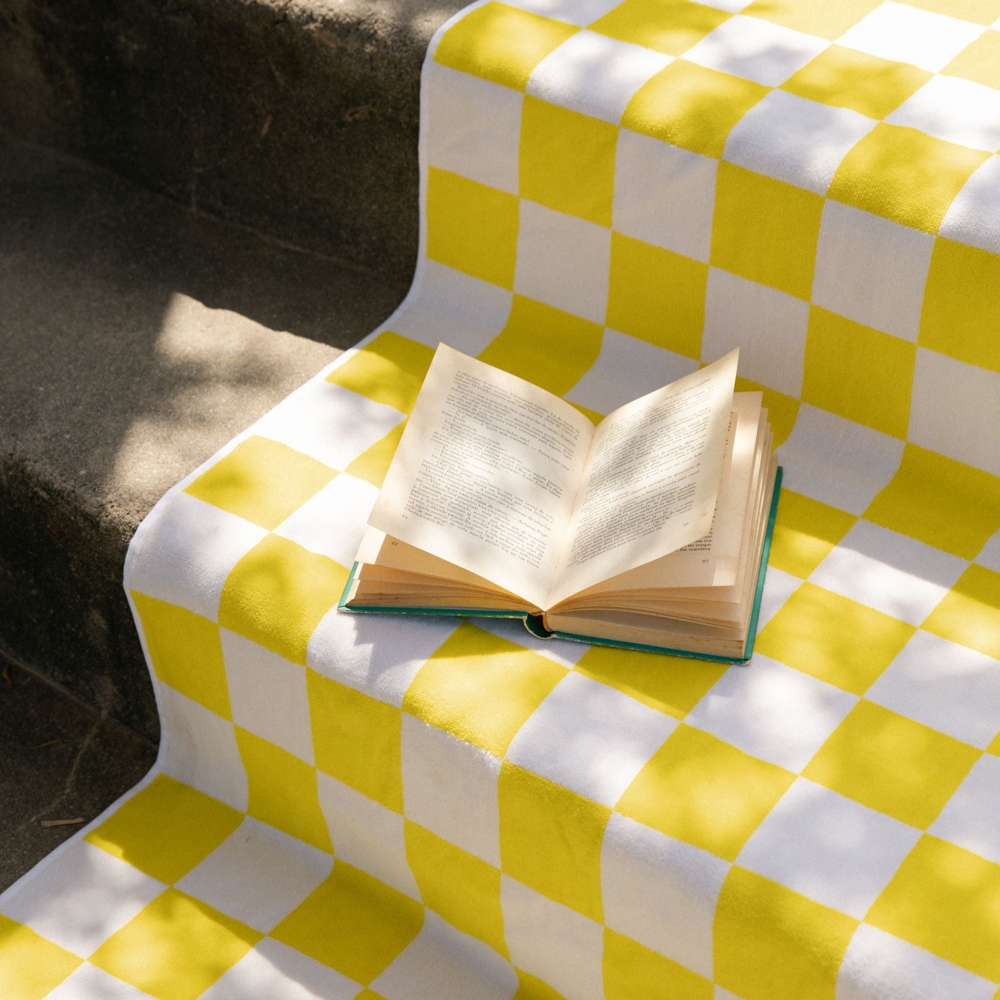 torres-novas-beach-chequered-gibalta-checkers-towel-yellow-lifestyle-4.jpg