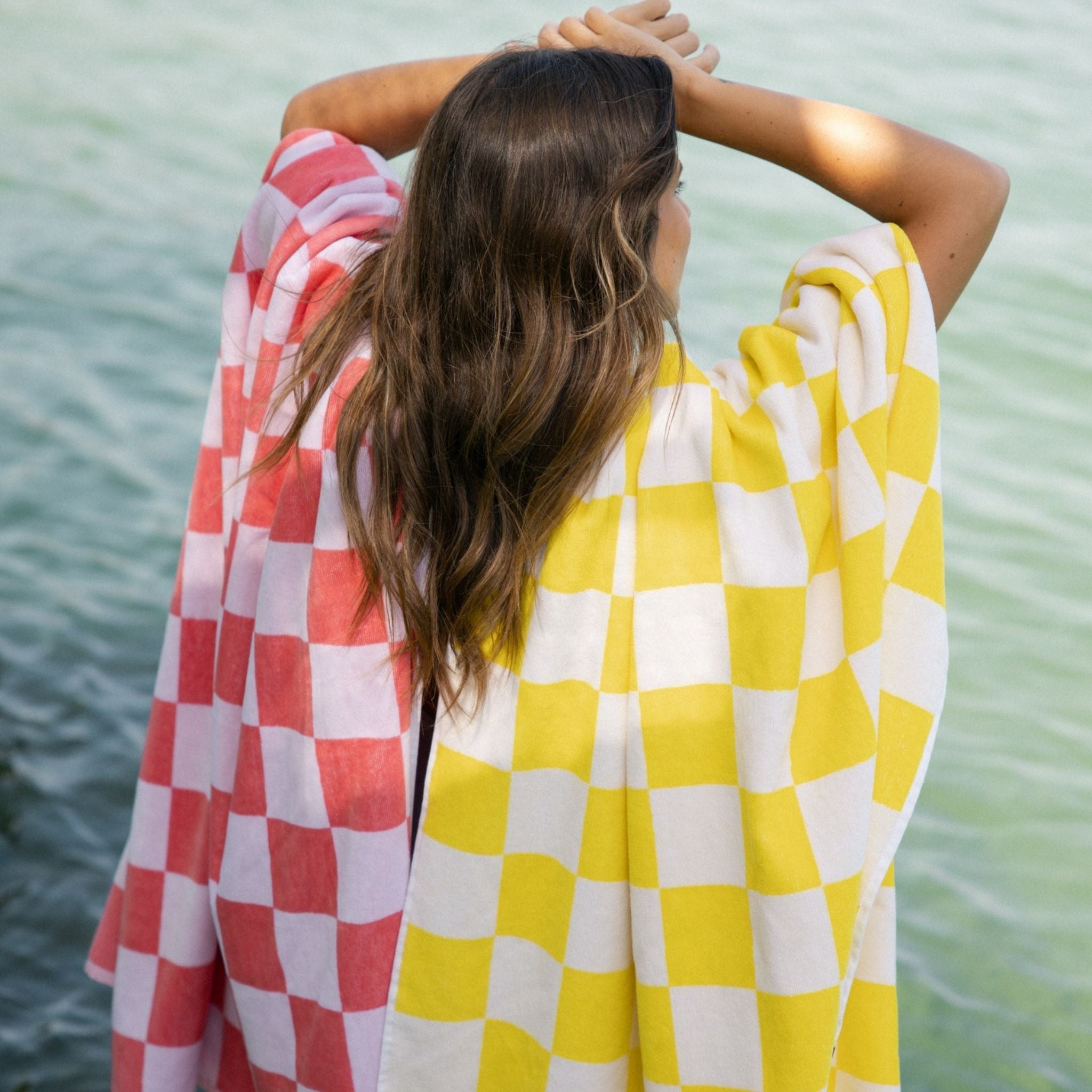 torres-novas-beach-gibalta-vertical-stripes-towel-multiple-colours-lifestyle-18.jpg