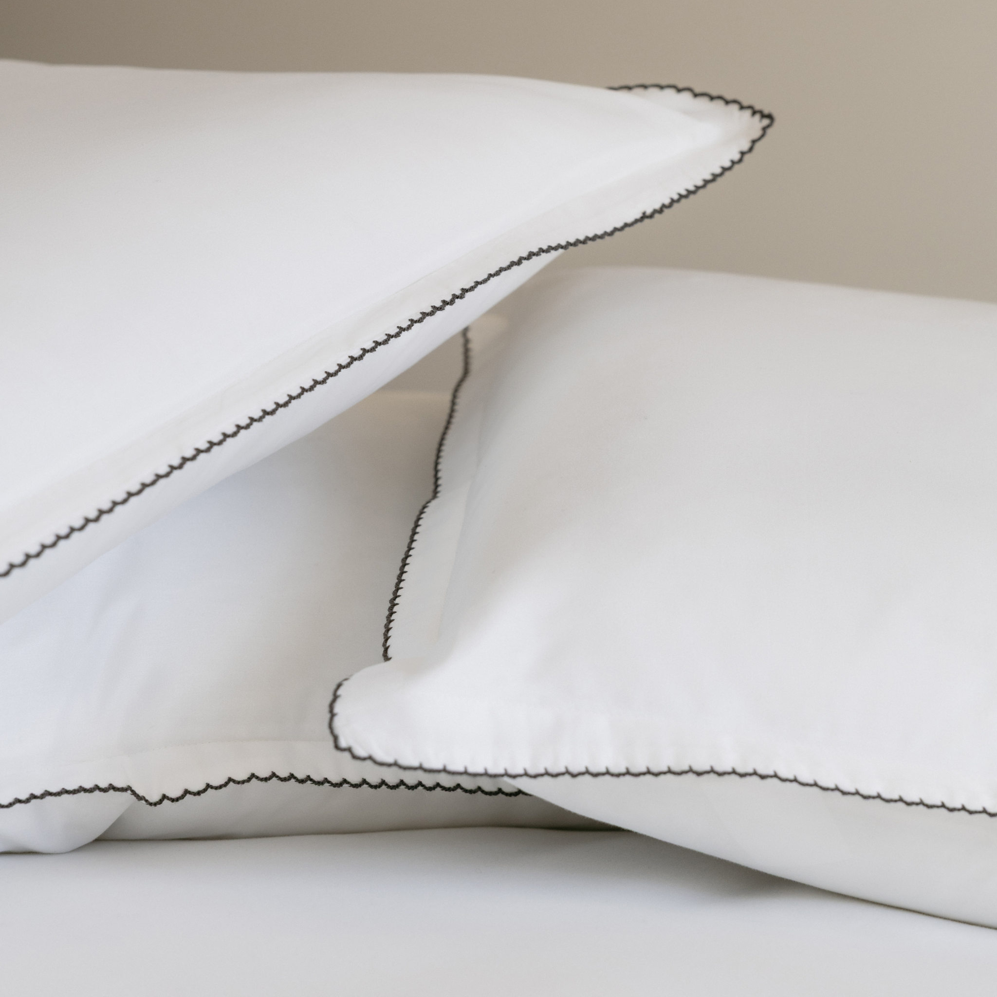 torres-novas-bed-foz-plain-pillowcases-anthracite-product-5.png