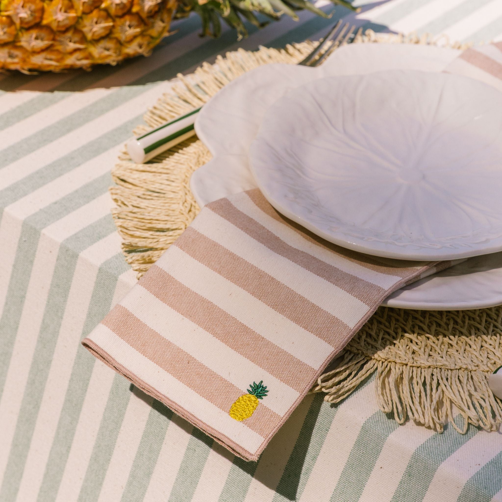 Barra napkins with fruit embroidery