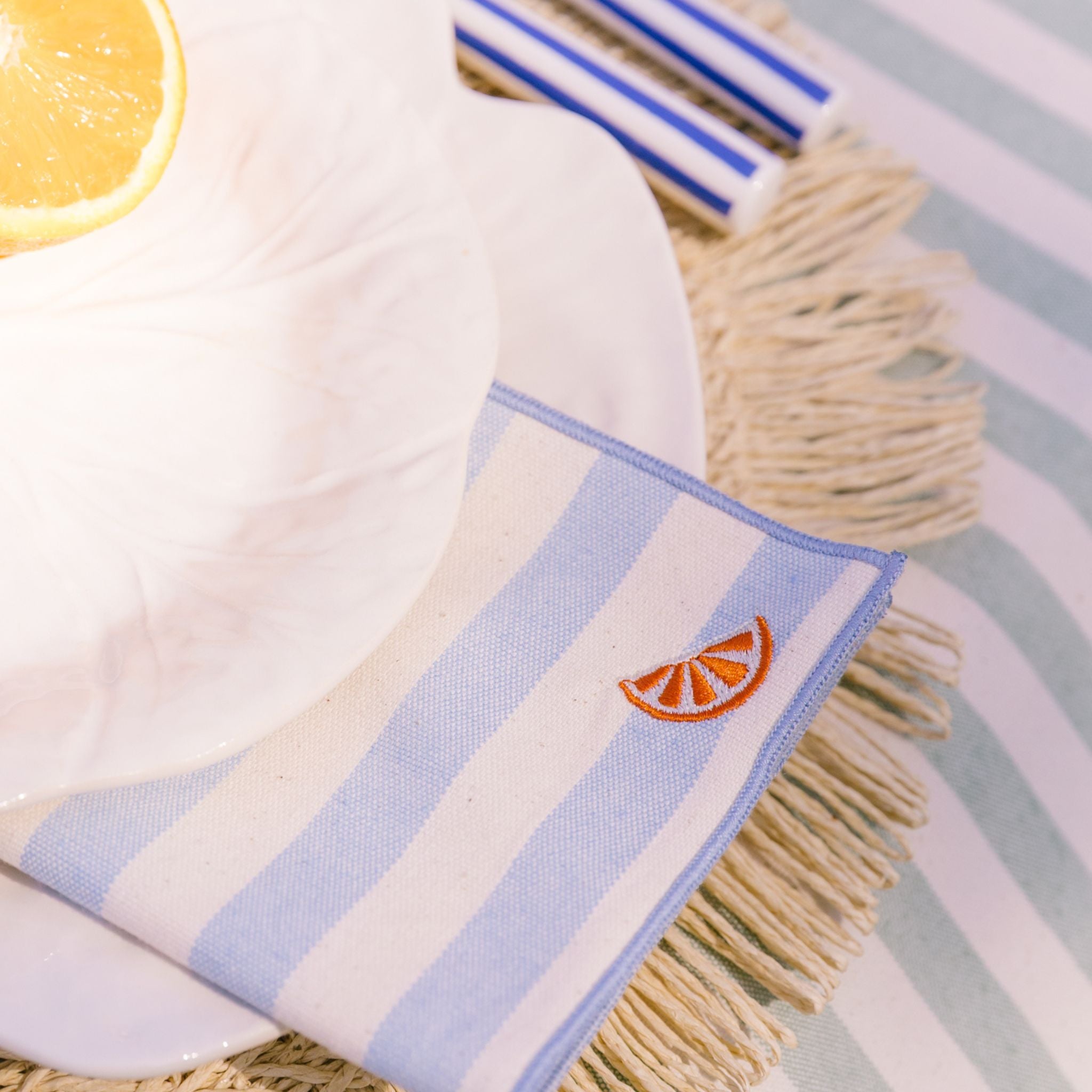 Barra napkins with fruit embroidery