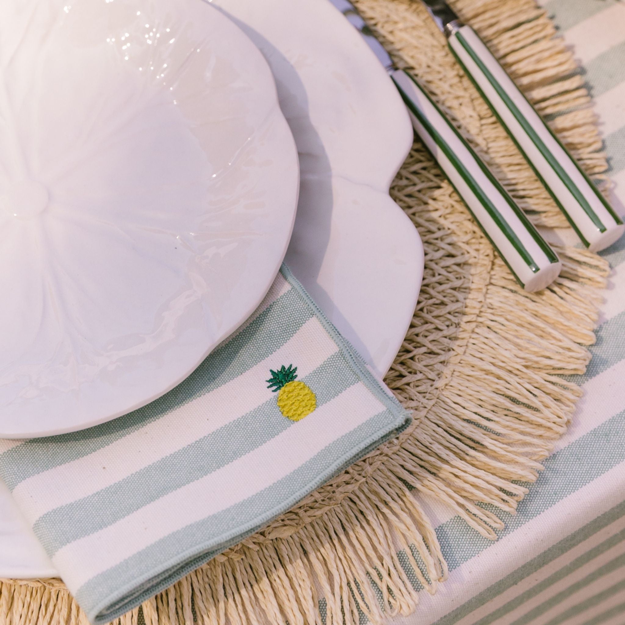 Barra napkins with fruit embroidery
