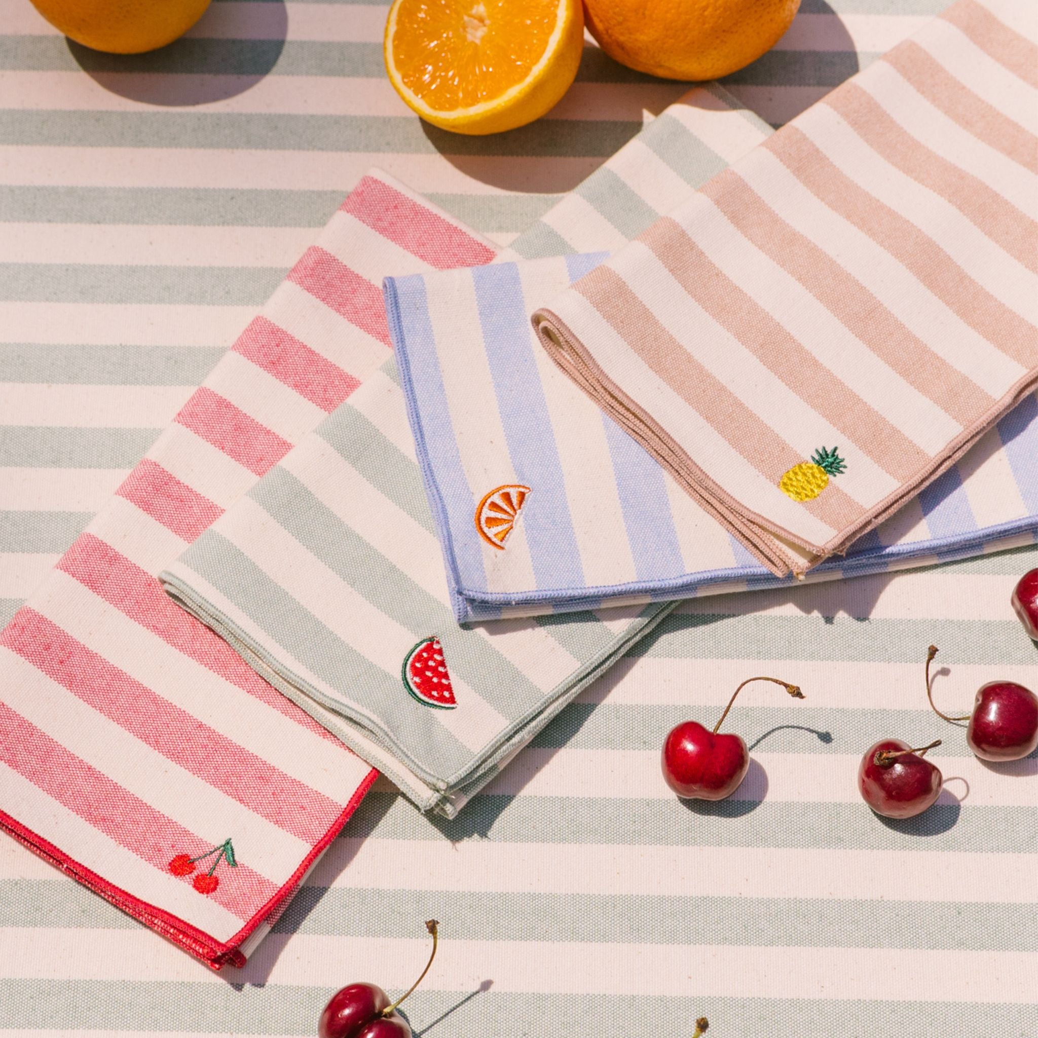 Barra napkins with fruit embroidery
