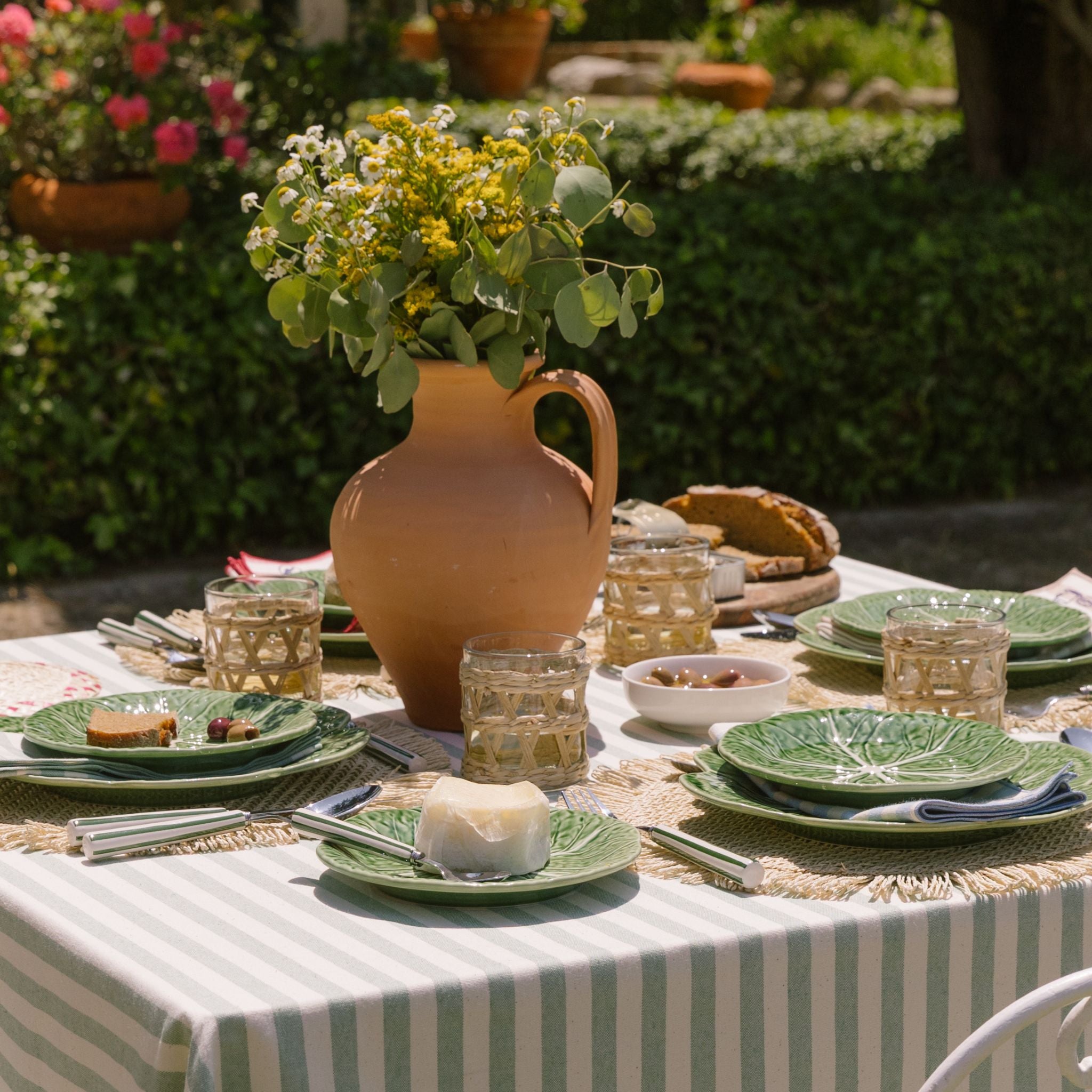 torres-novas-table-barra-embroidery-napkin-multiple-colours-lifestyle-2.jpg