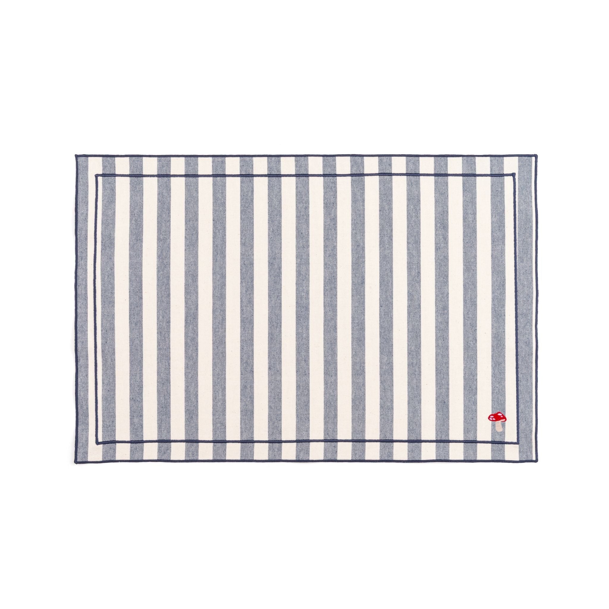 Barra cotton table linen with embroidered autumn motifs