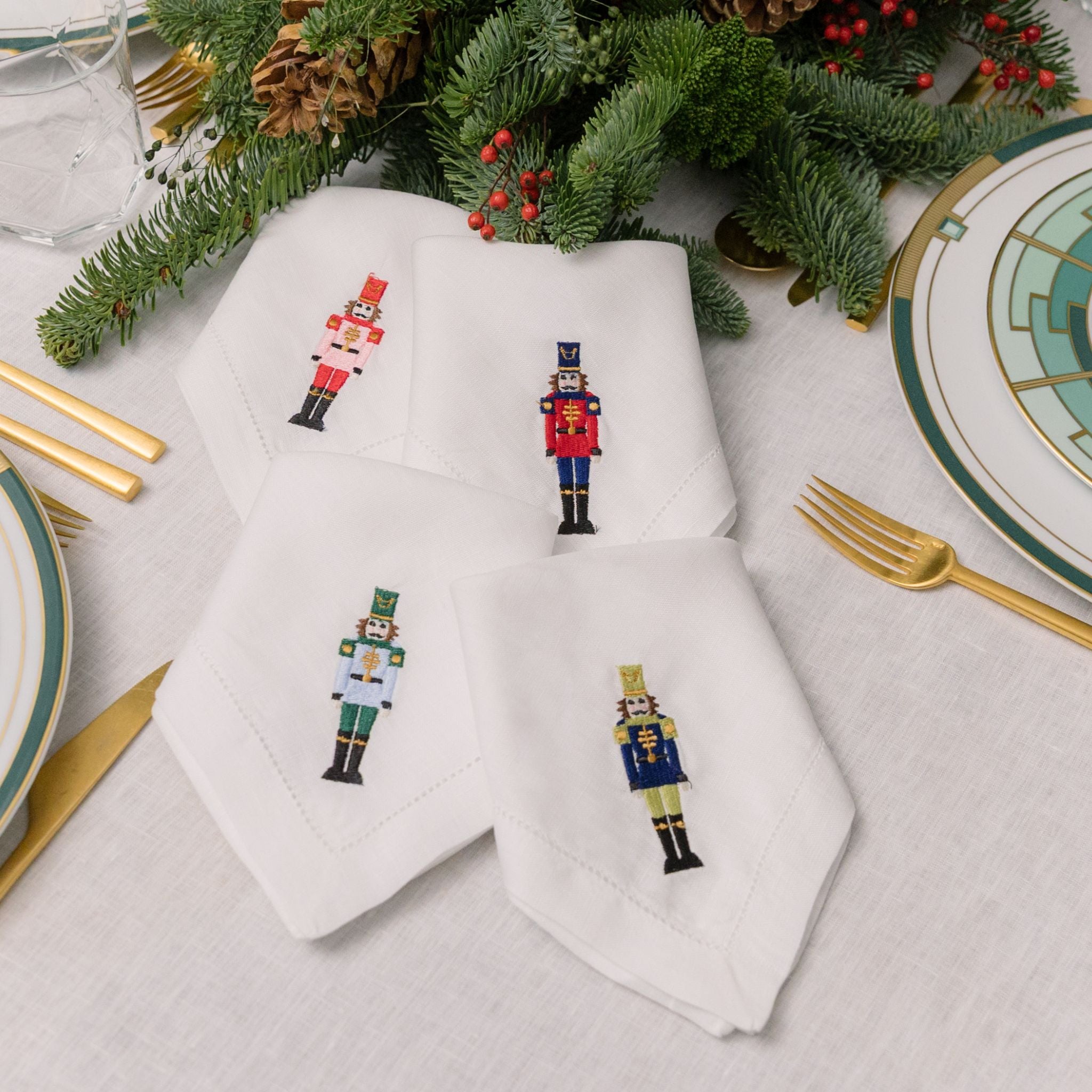 Mafra linen with nutcracker embroidery - Torres Novas