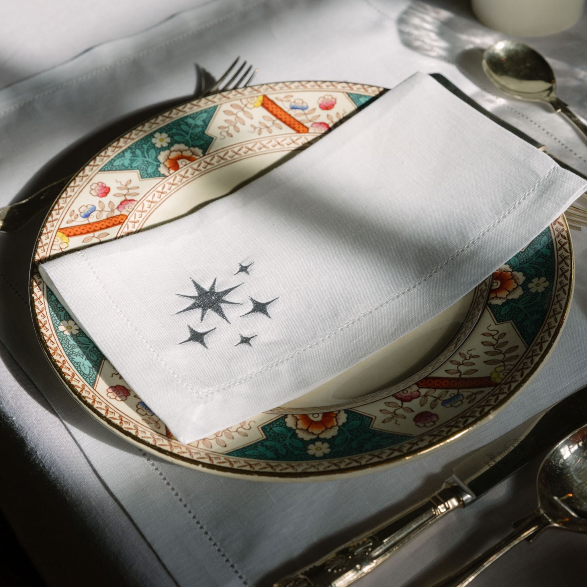 torres-novas-table-mafra-embroidery-xmas-cocktail-napkin-grey-star-lifestyle-9_9c77c9e3-bce4-4712-9e3d-9c5dbd6a8ee8.jpg