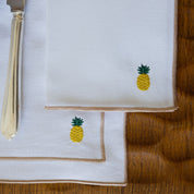 Nazaré white cotton table linen with embroidered fruits