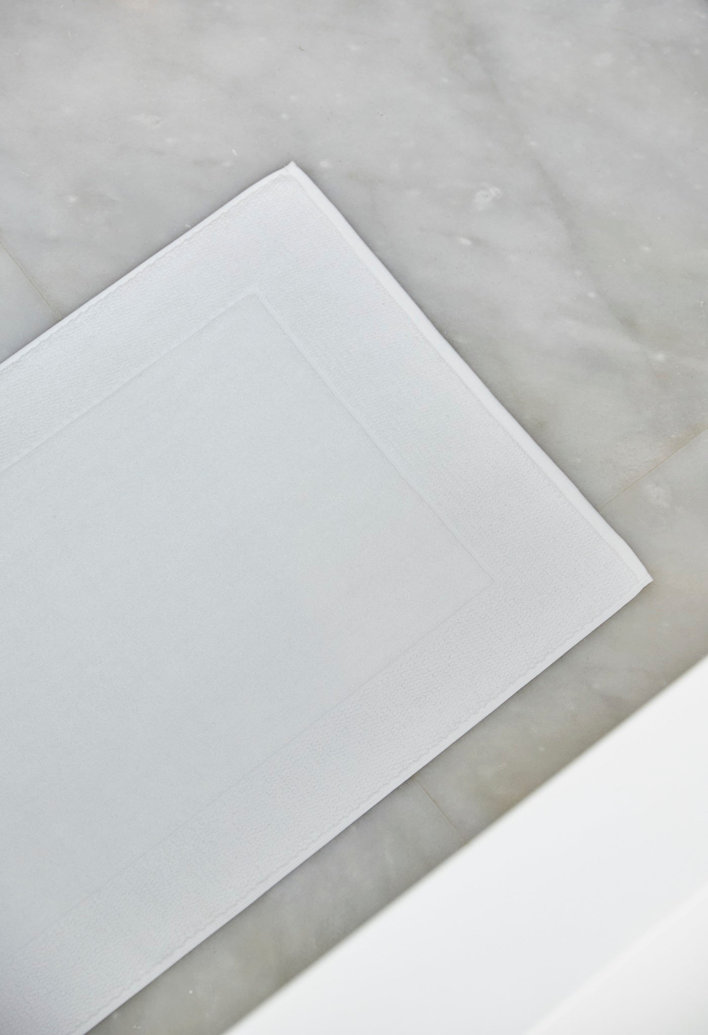 White bath mat - Torres Novas